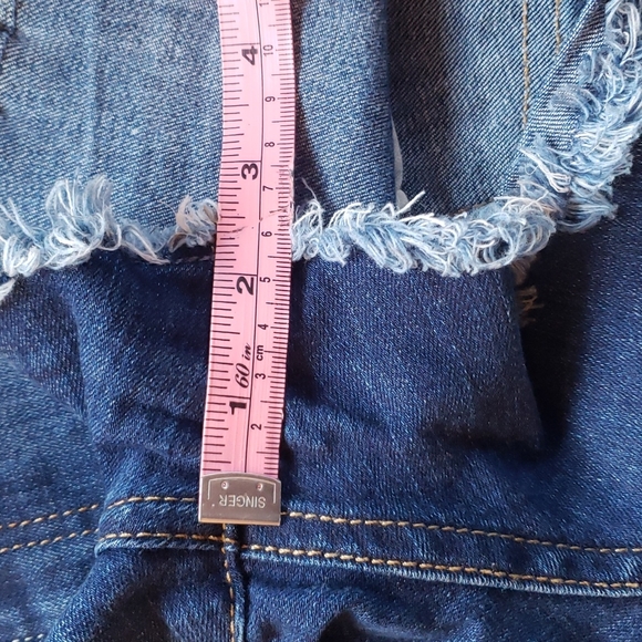 7 For All Mankind Denim Cutoff Shorts - Picture 7 of 7